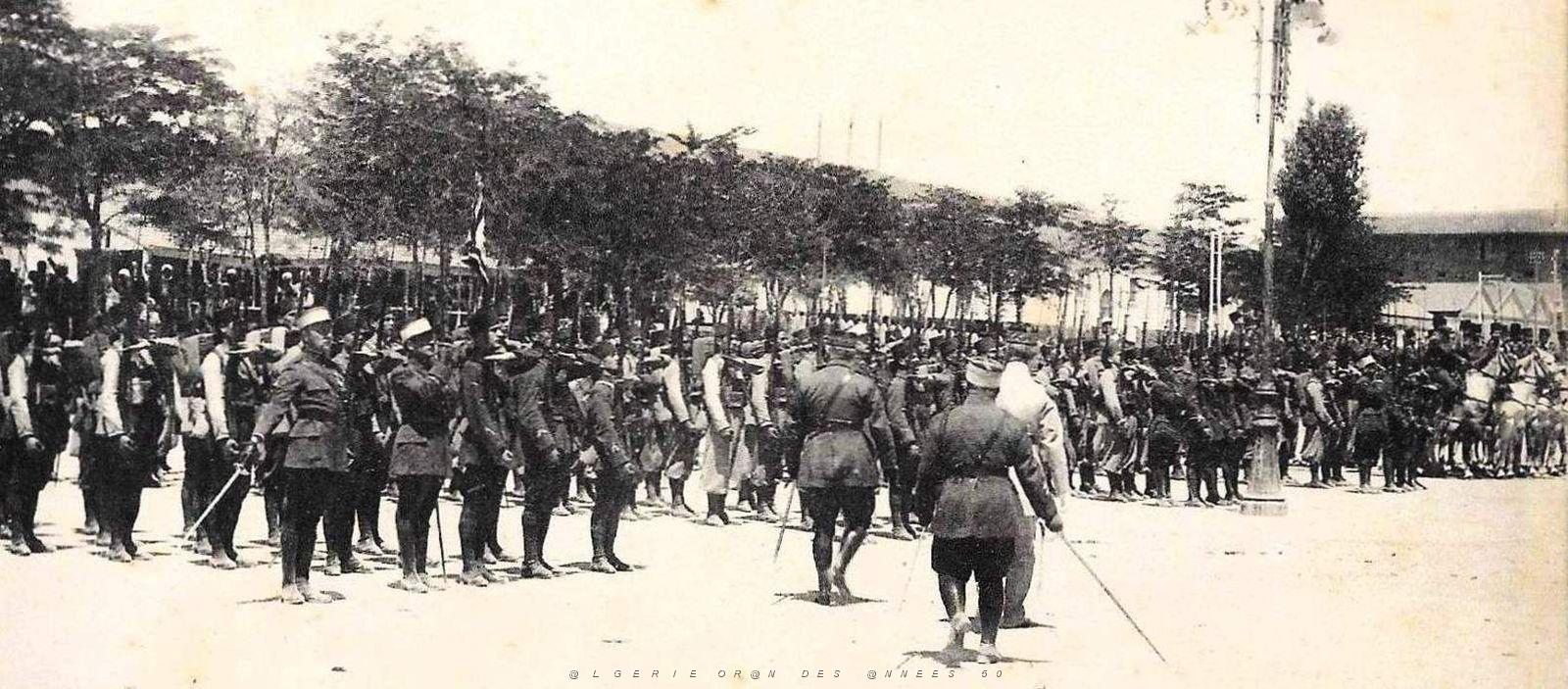 1458- Setif - Revue2 Tirailleurs par le Marechal Franchet d'Esperey.jpg